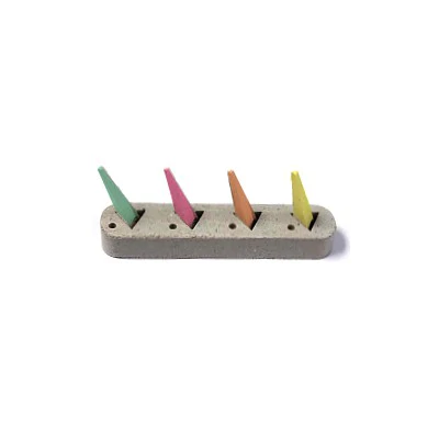 4-HOLE SMALL CONE PLAQUE