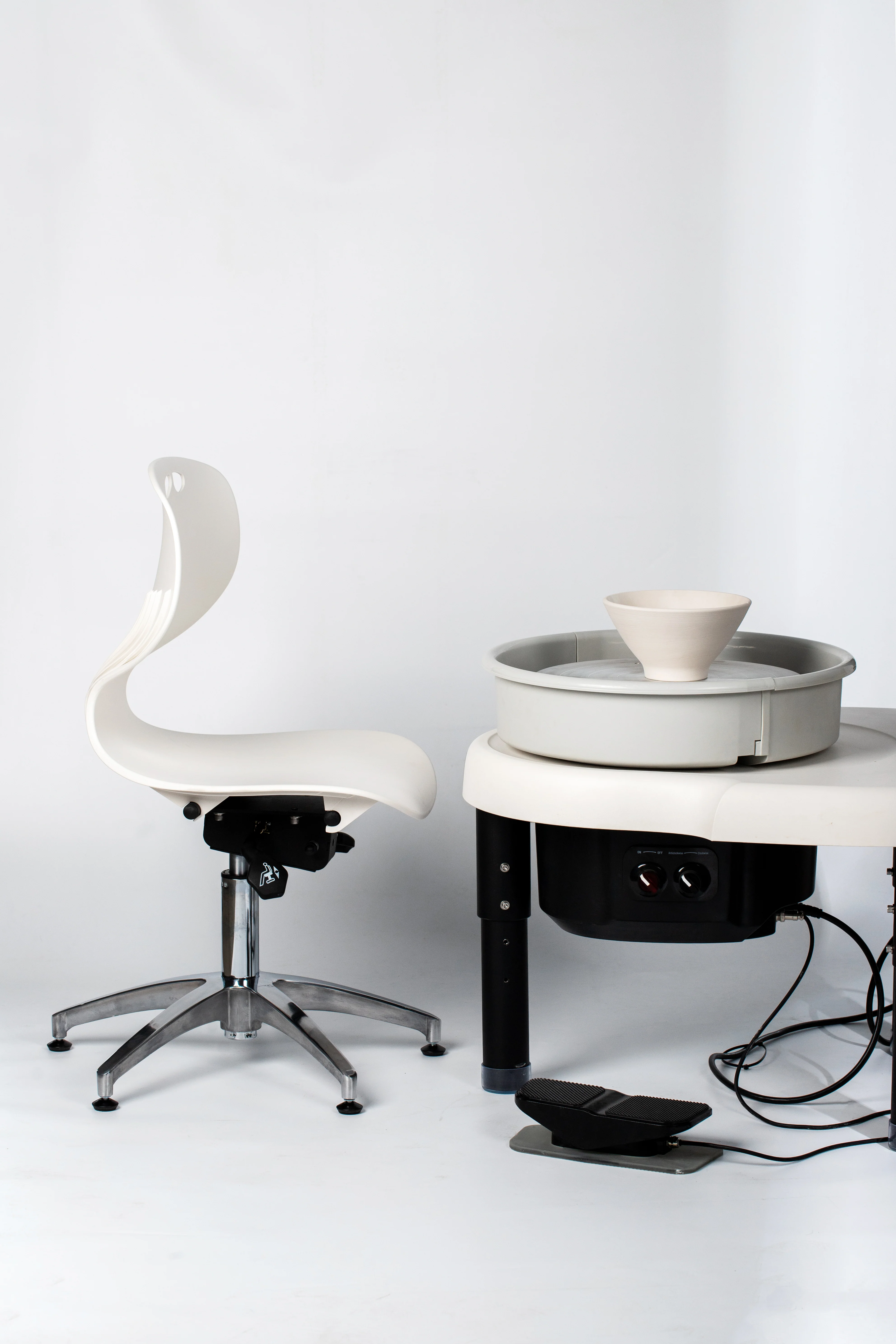 TILTING POTTER'S CHAIR STOOL - Image 3