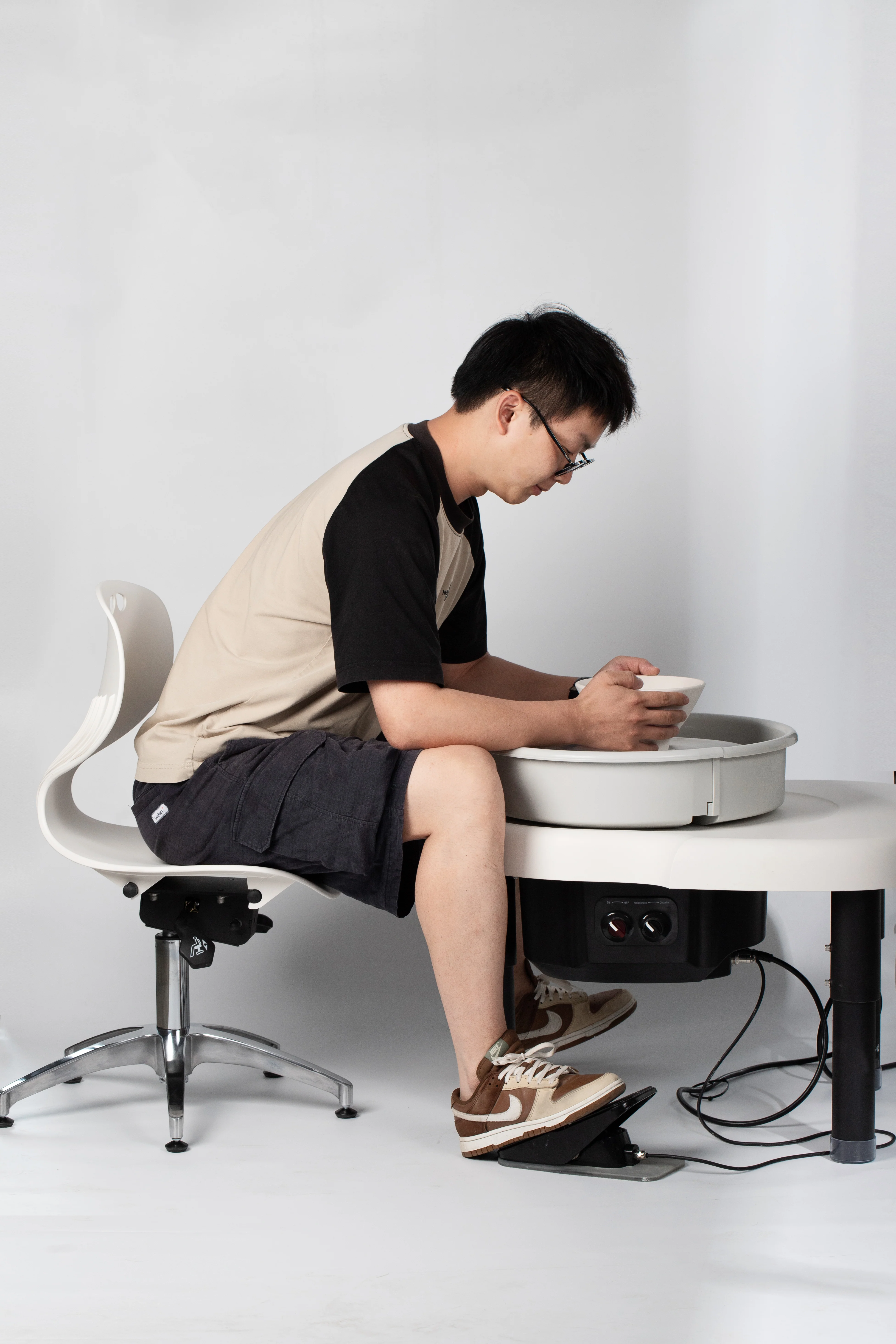 TILTING POTTER'S CHAIR STOOL - Image 9