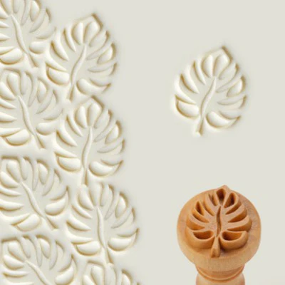 MKM MEDIUM STAMP - MONSTERA LEAF (SCM-282)