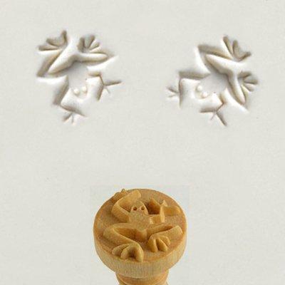 MKM MEDIUM STAMP - DANCING FROG (SCM-007)