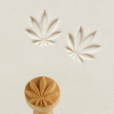 MKM MEDIUM STAMP - HEMP LEAF (SCM-058)